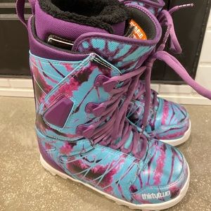 Thirtytwo women’s snowboarding boots